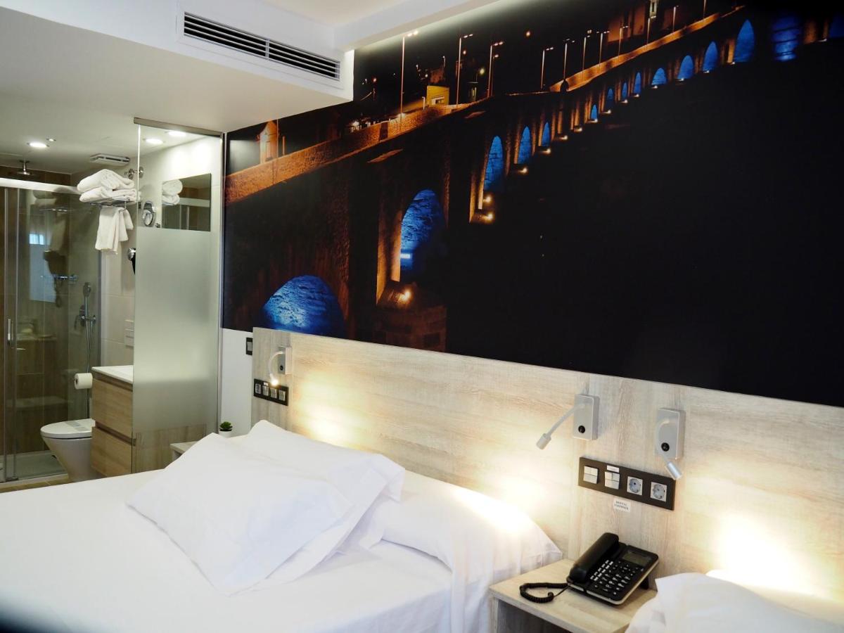 Hostal Don Suero De Quinones Hospital de Órbigo 외부 사진