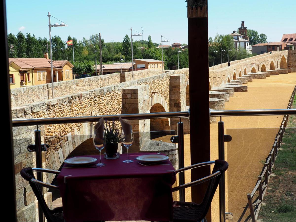 Hostal Don Suero De Quinones Hospital de Órbigo 외부 사진