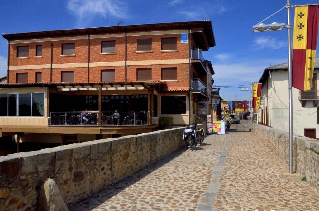 Hostal Don Suero De Quinones Hospital de Órbigo 외부 사진